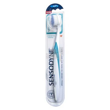 Sensodyne Periuta de dinti Advanced Clean Soft