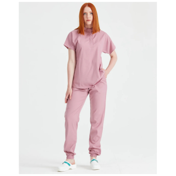 Costum medical roz pudra unisex, Model Activity - L