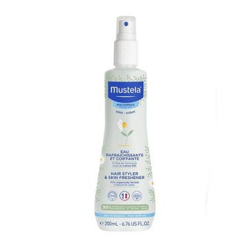 Mustela Organic Camomile Reîmprospătare și Detangling apă de la naștere 200ml